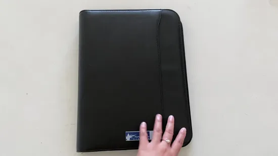 Cartera portátil de asas flexibles de cuero PU (5954)